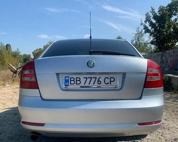 Серый Шкода Октавия, объемом двигателя 1.6 л и пробегом 235 тыс. км за 7700 $, фото 6 на Automoto.ua