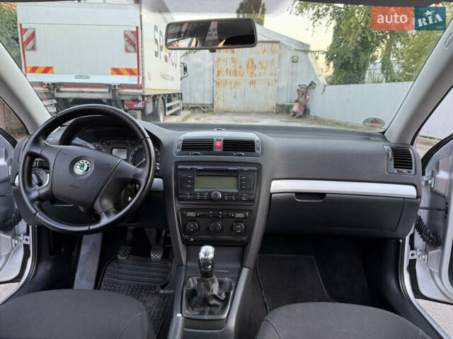 Сірий Шкода Октавія, об'ємом двигуна 1.6 л та пробігом 91 тис. км за 9399 $, фото 49 на Automoto.ua
