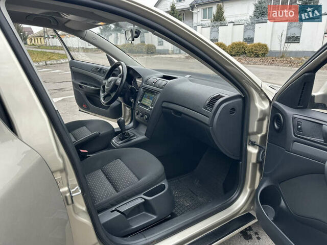 Серый Шкода Октавия, объемом двигателя 1.6 л и пробегом 159 тыс. км за 7499 $, фото 54 на Automoto.ua