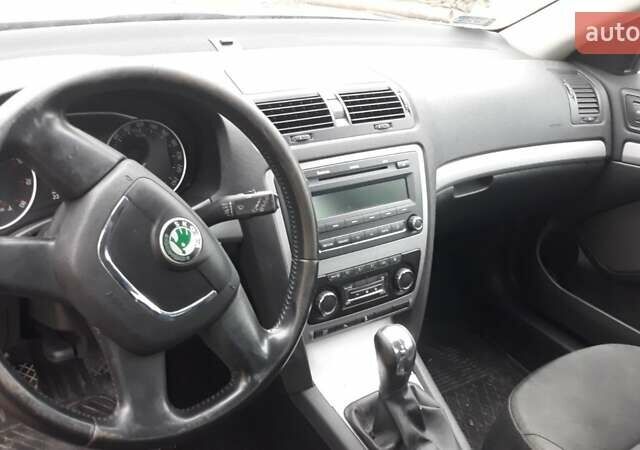 Серый Шкода Октавия, объемом двигателя 1.4 л и пробегом 224 тыс. км за 6400 $, фото 11 на Automoto.ua