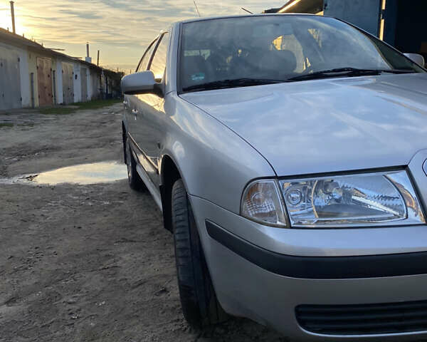 Сірий Шкода Октавія, об'ємом двигуна 1.6 л та пробігом 199 тис. км за 6200 $, фото 1 на Automoto.ua