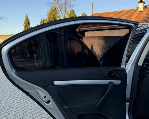 Серый Шкода Октавия, объемом двигателя 1.8 л и пробегом 260 тыс. км за 8999 $, фото 18 на Automoto.ua