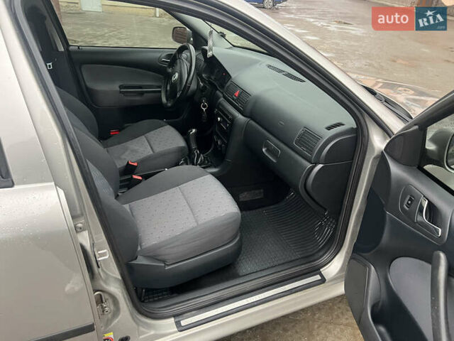 Сірий Шкода Октавія, об'ємом двигуна 1.6 л та пробігом 256 тис. км за 5899 $, фото 20 на Automoto.ua