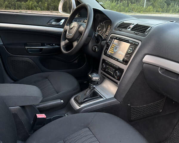 Шкода Октавия 2009 в Днепре (Днепропетровске) на Automoto.ua Серый Шкода Октавия, объемом двигателя 1.8 л и пробегом 245 тыс. км за 6399 $, фото 9 на Automoto.ua