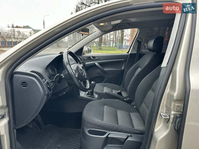 Серый Шкода Октавия, объемом двигателя 1.6 л и пробегом 159 тыс. км за 7499 $, фото 35 на Automoto.ua