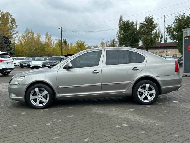 Шкода Октавия 2009 в Кривом Роге на Automoto.ua Серый Шкода Октавия, объемом двигателя 2 л и пробегом 300 тыс. км за 8400 $, фото 3 на Automoto.ua
