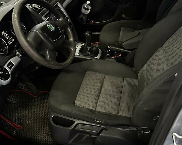 Серый Шкода Октавия, объемом двигателя 1.4 л и пробегом 320 тыс. км за 6500 $, фото 8 на Automoto.ua
