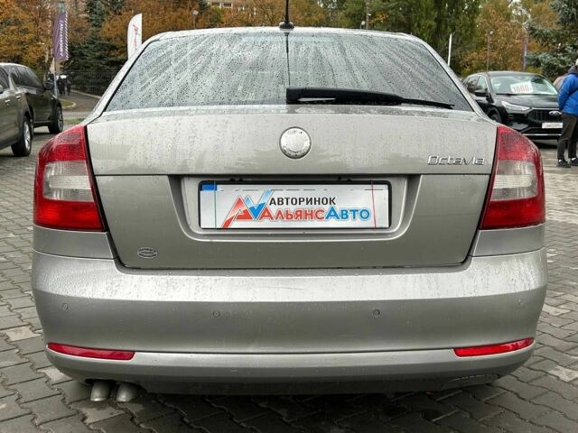 Шкода Октавия 2009 в Кривом Роге на Automoto.ua Серый Шкода Октавия, объемом двигателя 2 л и пробегом 300 тыс. км за 8400 $, фото 5 на Automoto.ua
