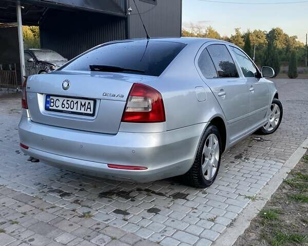 Серый Шкода Октавия, объемом двигателя 2 л и пробегом 265 тыс. км за 7500 $, фото 3 на Automoto.ua