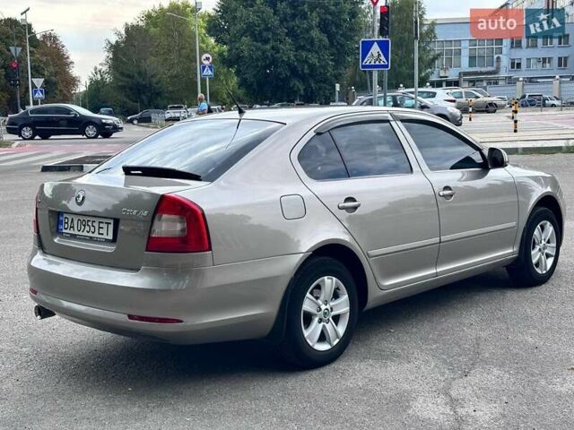 Сірий Шкода Октавія, об'ємом двигуна 1.6 л та пробігом 222 тис. км за 8300 $, фото 1 на Automoto.ua