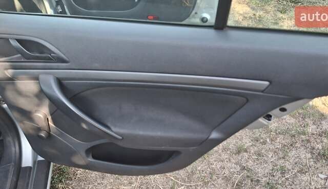 Сірий Шкода Октавія, об'ємом двигуна 1.6 л та пробігом 284 тис. км за 7600 $, фото 6 на Automoto.ua