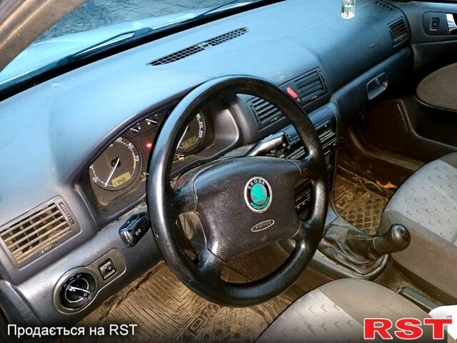 Серый Шкода Октавия, объемом двигателя 1.6 л и пробегом 270 тыс. км за 4700 $, фото 4 на Automoto.ua