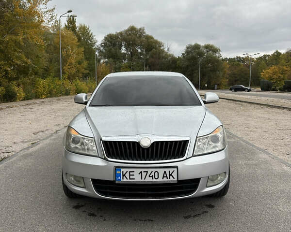 Шкода Октавия 2009 в Днепре (Днепропетровске) на Automoto.ua Серый Шкода Октавия, объемом двигателя 1.8 л и пробегом 245 тыс. км за 6399 $, фото 1 на Automoto.ua