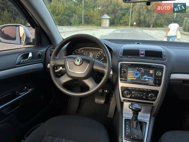 Шкода Октавия 2009 в Днепре (Днепропетровске) на Automoto.ua Серый Шкода Октавия, объемом двигателя 1.8 л и пробегом 245 тыс. км за 6399 $, фото 7 на Automoto.ua