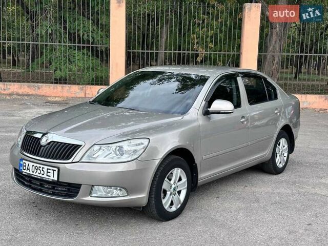 Сірий Шкода Октавія, об'ємом двигуна 1.6 л та пробігом 222 тис. км за 8300 $, фото 6 на Automoto.ua