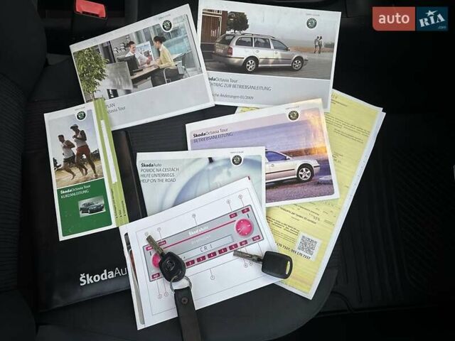 Серый Шкода Октавия, объемом двигателя 1.6 л и пробегом 213 тыс. км за 5600 $, фото 49 на Automoto.ua