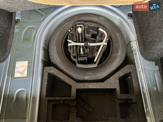 Серый Шкода Октавия, объемом двигателя 1.6 л и пробегом 213 тыс. км за 5600 $, фото 53 на Automoto.ua