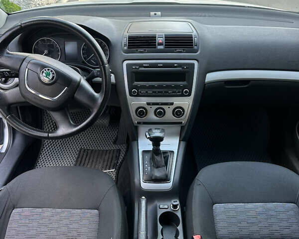 Серый Шкода Октавия, объемом двигателя 1.4 л и пробегом 205 тыс. км за 6800 $, фото 17 на Automoto.ua