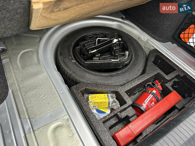 Серый Шкода Октавия, объемом двигателя 1.6 л и пробегом 190 тыс. км за 5999 $, фото 36 на Automoto.ua