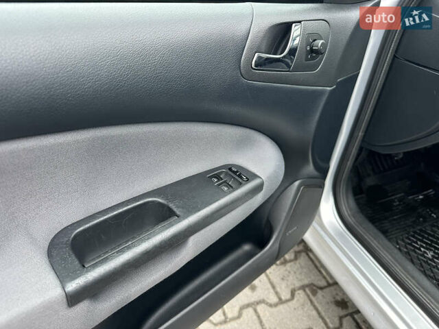 Серый Шкода Октавия, объемом двигателя 1.6 л и пробегом 190 тыс. км за 5999 $, фото 28 на Automoto.ua