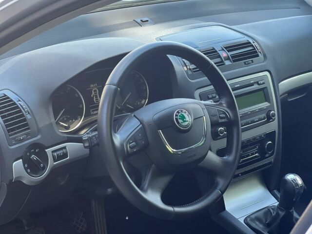 Серый Шкода Октавия, объемом двигателя 1.8 л и пробегом 212 тыс. км за 7400 $, фото 6 на Automoto.ua