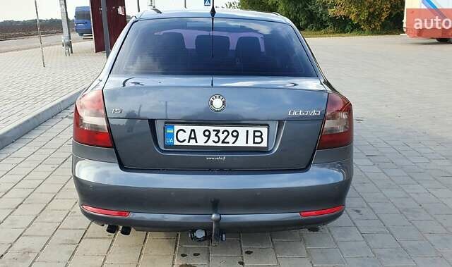 Сірий Шкода Октавія, об'ємом двигуна 1.8 л та пробігом 235 тис. км за 7800 $, фото 6 на Automoto.ua