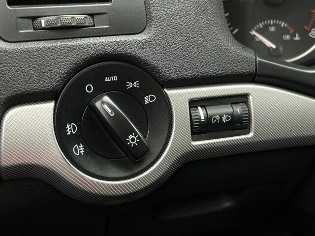 Шкода Октавия 2009 в Кривом Роге на Automoto.ua Серый Шкода Октавия, объемом двигателя 2 л и пробегом 300 тыс. км за 8400 $, фото 18 на Automoto.ua