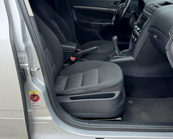 Серый Шкода Октавия, объемом двигателя 1.9 л и пробегом 237 тыс. км за 7499 $, фото 48 на Automoto.ua