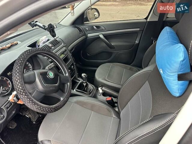 Сірий Шкода Октавія, об'ємом двигуна 1.6 л та пробігом 162 тис. км за 7000 $, фото 1 на Automoto.ua
