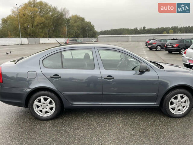 Серый Шкода Октавия, объемом двигателя 1.4 л и пробегом 242 тыс. км за 8350 $, фото 3 на Automoto.ua