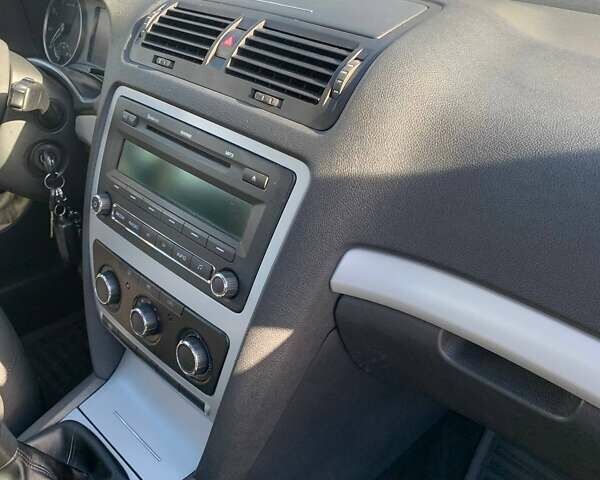 Серый Шкода Октавия, объемом двигателя 1.8 л и пробегом 203 тыс. км за 6700 $, фото 40 на Automoto.ua