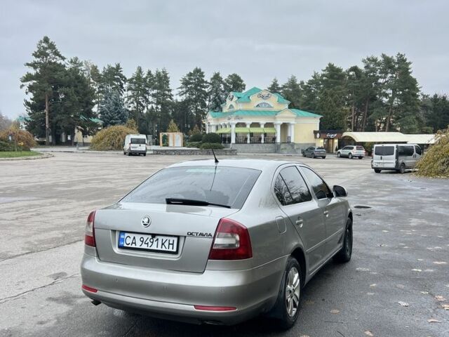 Серый Шкода Октавия, объемом двигателя 1.6 л и пробегом 210 тыс. км за 6099 $, фото 1 на Automoto.ua