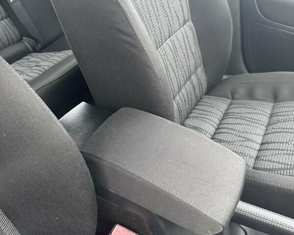 Серый Шкода Октавия, объемом двигателя 1.4 л и пробегом 2 тыс. км за 7500 $, фото 35 на Automoto.ua