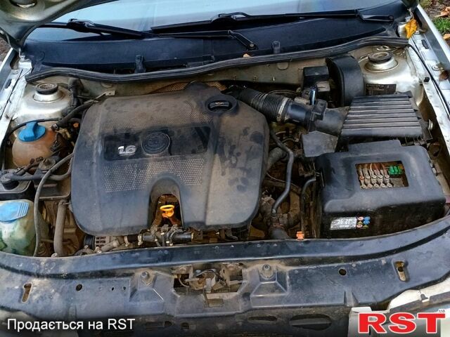 Серый Шкода Октавия, объемом двигателя 1.6 л и пробегом 270 тыс. км за 4700 $, фото 1 на Automoto.ua