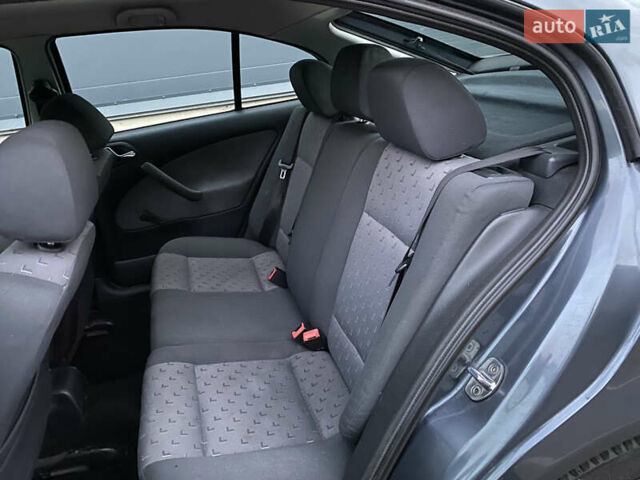 Сірий Шкода Октавія, об'ємом двигуна 1.6 л та пробігом 200 тис. км за 5700 $, фото 26 на Automoto.ua