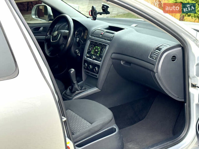 Серый Шкода Октавия, объемом двигателя 1.9 л и пробегом 237 тыс. км за 7499 $, фото 49 на Automoto.ua