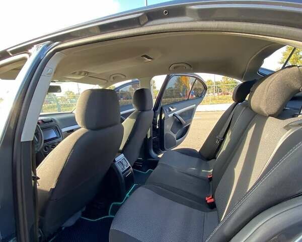 Серый Шкода Октавия, объемом двигателя 1.6 л и пробегом 343 тыс. км за 6300 $, фото 2 на Automoto.ua