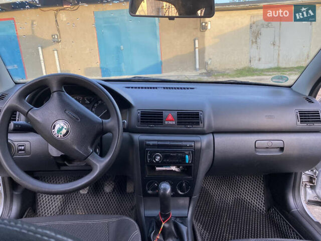 Сірий Шкода Октавія, об'ємом двигуна 1.6 л та пробігом 210 тис. км за 5600 $, фото 11 на Automoto.ua