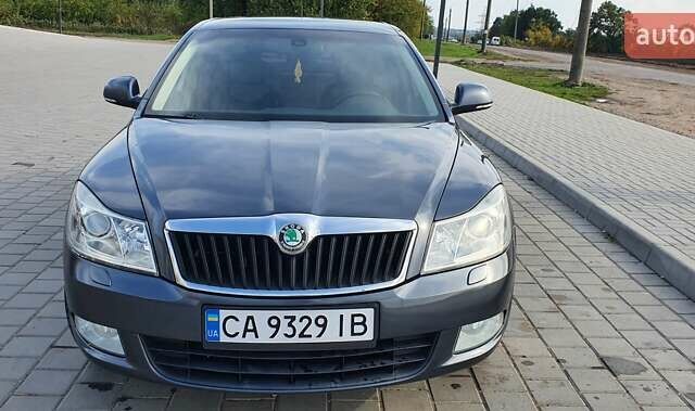 Сірий Шкода Октавія, об'ємом двигуна 1.8 л та пробігом 235 тис. км за 7800 $, фото 2 на Automoto.ua