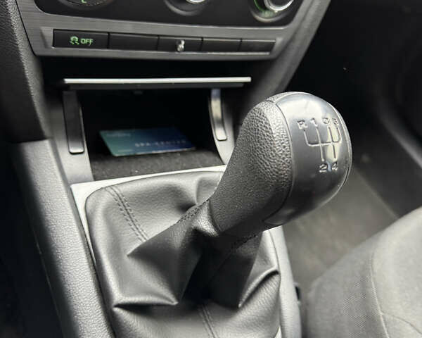 Серый Шкода Октавия, объемом двигателя 1.9 л и пробегом 237 тыс. км за 7499 $, фото 62 на Automoto.ua