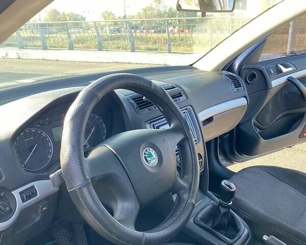 Серый Шкода Октавия, объемом двигателя 1.6 л и пробегом 343 тыс. км за 6300 $, фото 11 на Automoto.ua