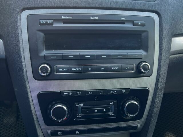 Серый Шкода Октавия, объемом двигателя 1.8 л и пробегом 212 тыс. км за 7400 $, фото 9 на Automoto.ua