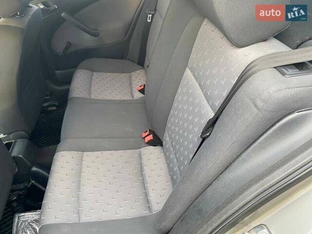 Шкода Октавія 2009 у Белой Церкве на Automoto.ua Сірий Шкода Октавія, об'ємом двигуна 1.9 л та пробігом 209 тис. км за 6800 $, фото 14 на Automoto.ua