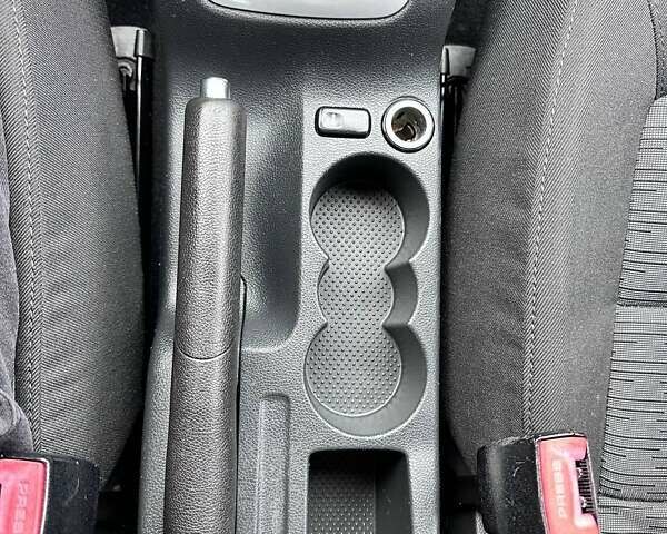 Сірий Шкода Октавія, об'ємом двигуна 1.6 л та пробігом 222 тис. км за 8300 $, фото 12 на Automoto.ua
