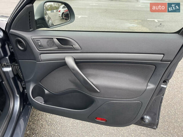 Серый Шкода Октавия, объемом двигателя 1.4 л и пробегом 242 тыс. км за 8350 $, фото 4 на Automoto.ua