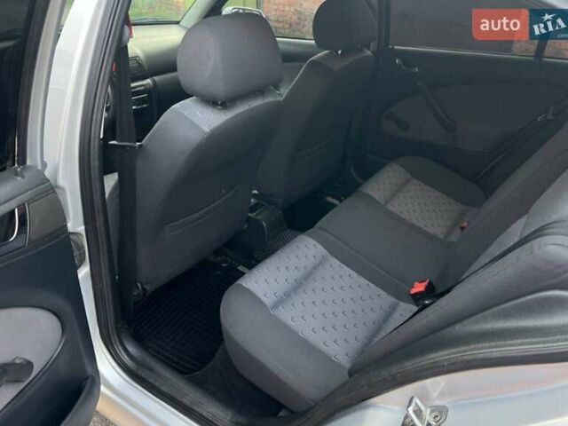 Сірий Шкода Октавія, об'ємом двигуна 1.6 л та пробігом 252 тис. км за 4999 $, фото 13 на Automoto.ua