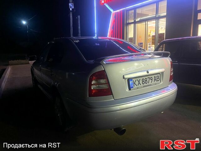 Серый Шкода Октавия, объемом двигателя 1.8 л и пробегом 290 тыс. км за 5600 $, фото 1 на Automoto.ua