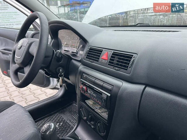 Серый Шкода Октавия, объемом двигателя 1.6 л и пробегом 190 тыс. км за 5999 $, фото 44 на Automoto.ua