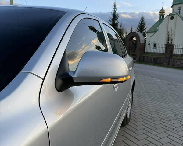 Серый Шкода Октавия, объемом двигателя 1.8 л и пробегом 260 тыс. км за 8999 $, фото 46 на Automoto.ua