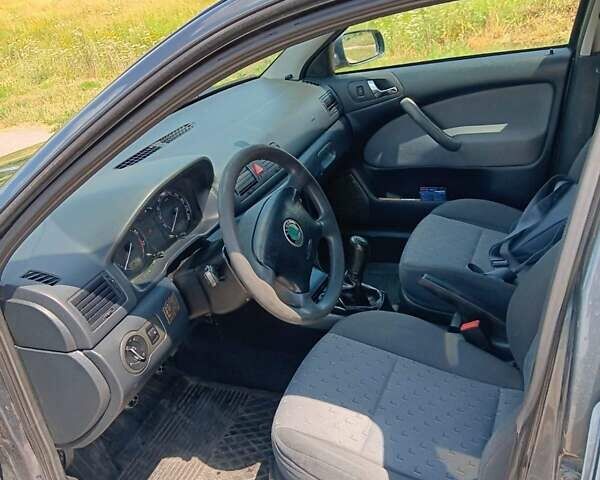 Сірий Шкода Октавія, об'ємом двигуна 1.6 л та пробігом 221 тис. км за 6599 $, фото 4 на Automoto.ua